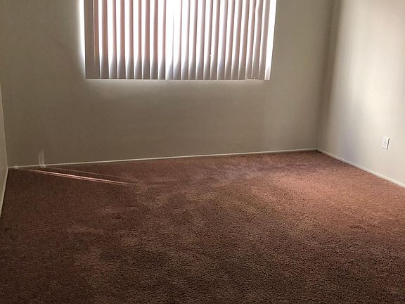 3rd image of 6650 Woodman Ave APT 3