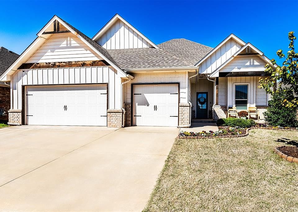 1st image of 3017 Dudley Dr