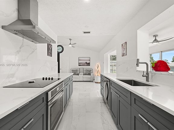 5th image of 4224 Lake Vista Dr