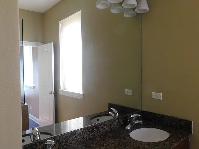1612 N Nagle Ave #3 — Photo 12