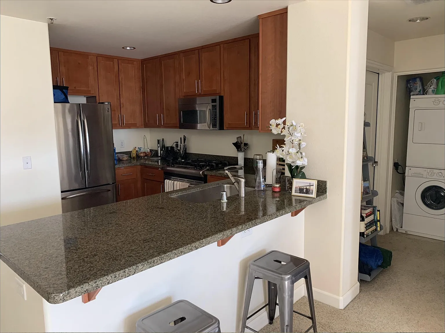 2 bed, 1133 sqft, $3,300 — Photo 2