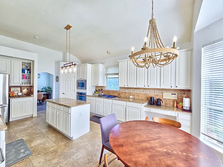 1601 Twilight Dr — Photo 9
