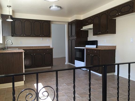 5th image of 981 Ashwood Cir