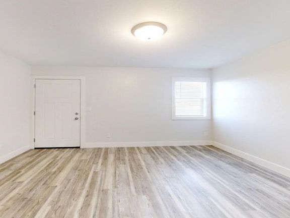 3rd image of 300 Opal Ct #1