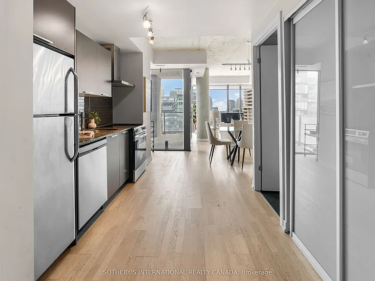 95 Bathurst St #1204 — Photo 3