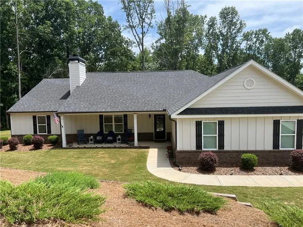 561 Oconee Ln, Commerce, GA 30529