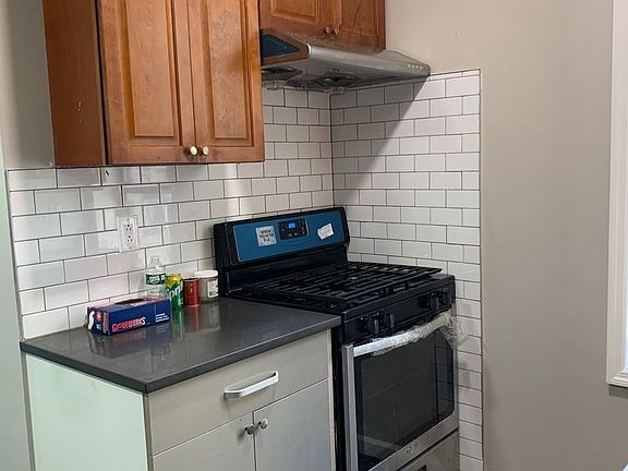 5th image of 1039 College Ave APT 3