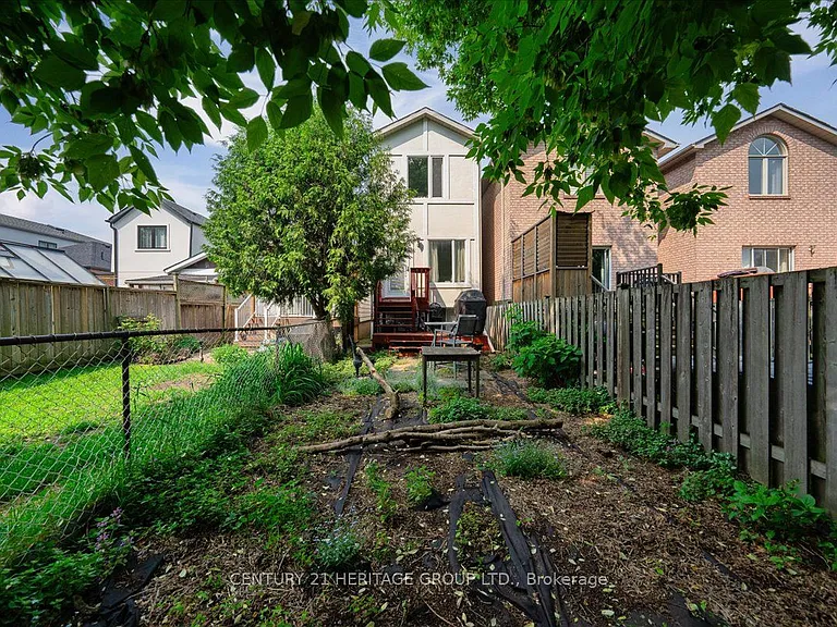 169 King Edward Ave — Photo 34
