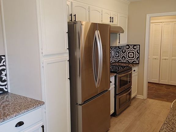 5th image of 31 Lake Dr