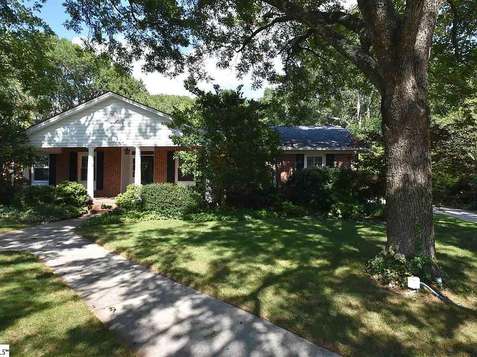 1st image of 24 Wonderwood Dr