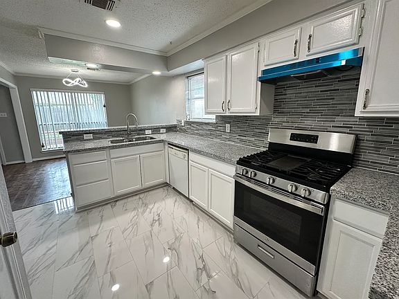 5th image of 3023 Mosby Dr