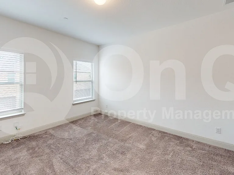 6242 Blythe Dr — Photo 8