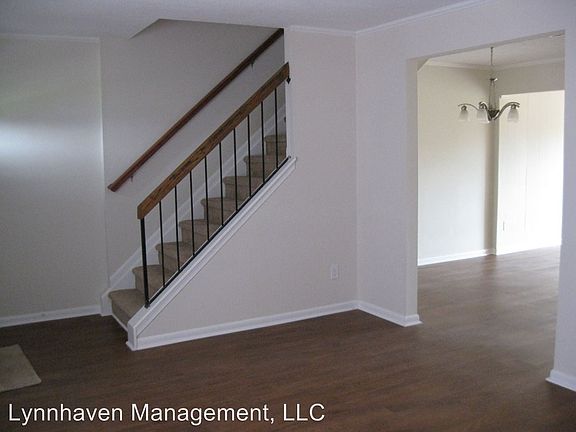 3rd image of 1374 Sierra Dr