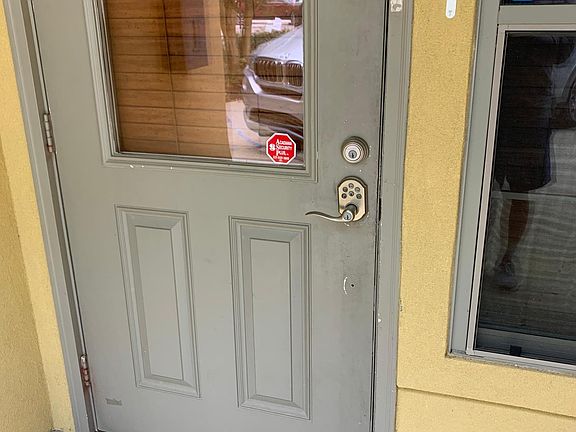 4th image of 701 W Taft St APT 1