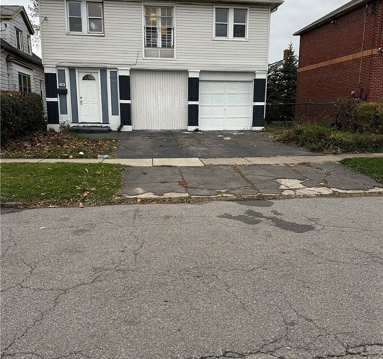 1st image of 154 Harriet Ave