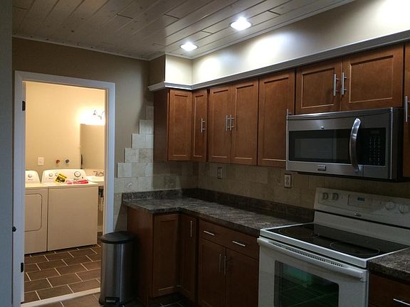Modern Kitchen - View to Left