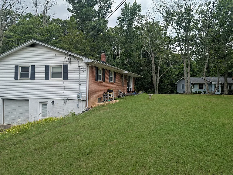 45545 Camelot Ct — Photo 2
