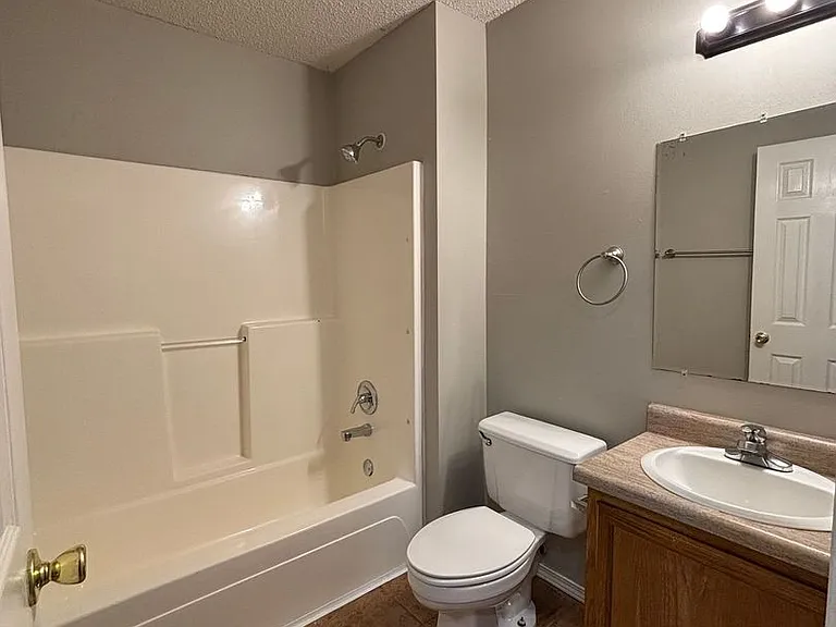 3327 N Detroit Ave — Photo 13