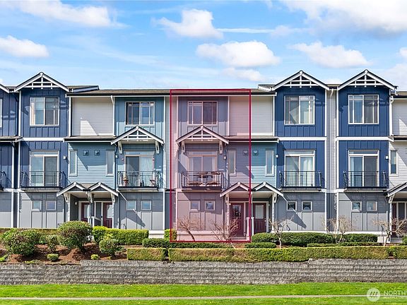 2nd image of 2124 Yakima Avenue #205