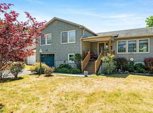 43 Rip Van Winkle Dr, Athens, NY 12015