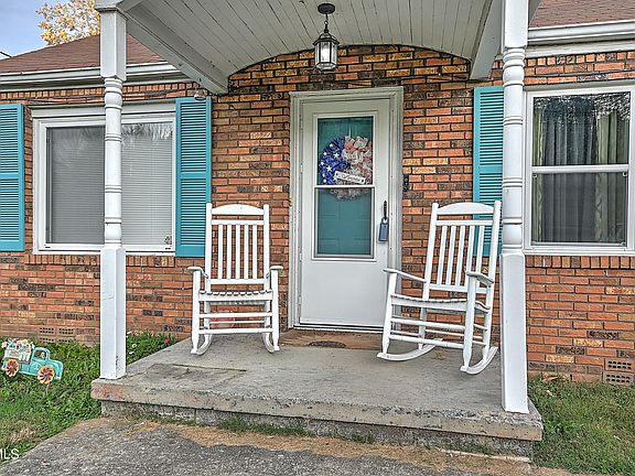 4th image of 2529 Sullivan Gardens Pkwy