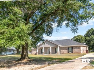 205 Pine Ave E, Satsuma, AL 36572