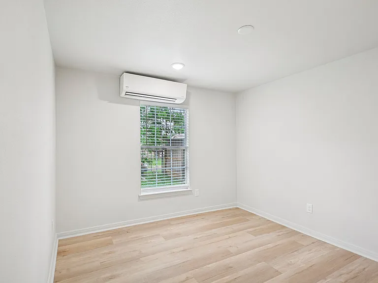 4410 Engleford St #1 — Photo 10