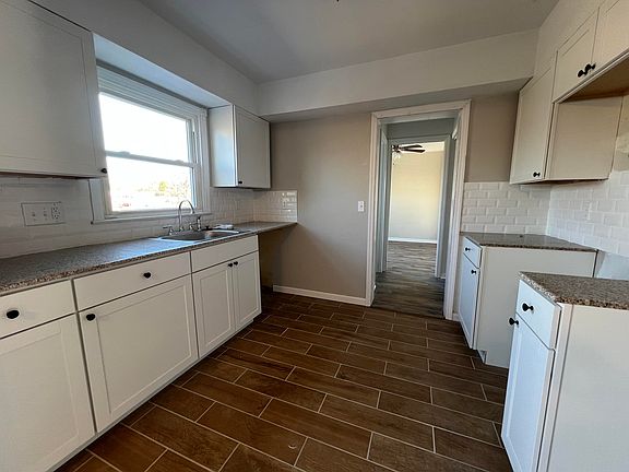 2nd image of 310 Knollwood Dr