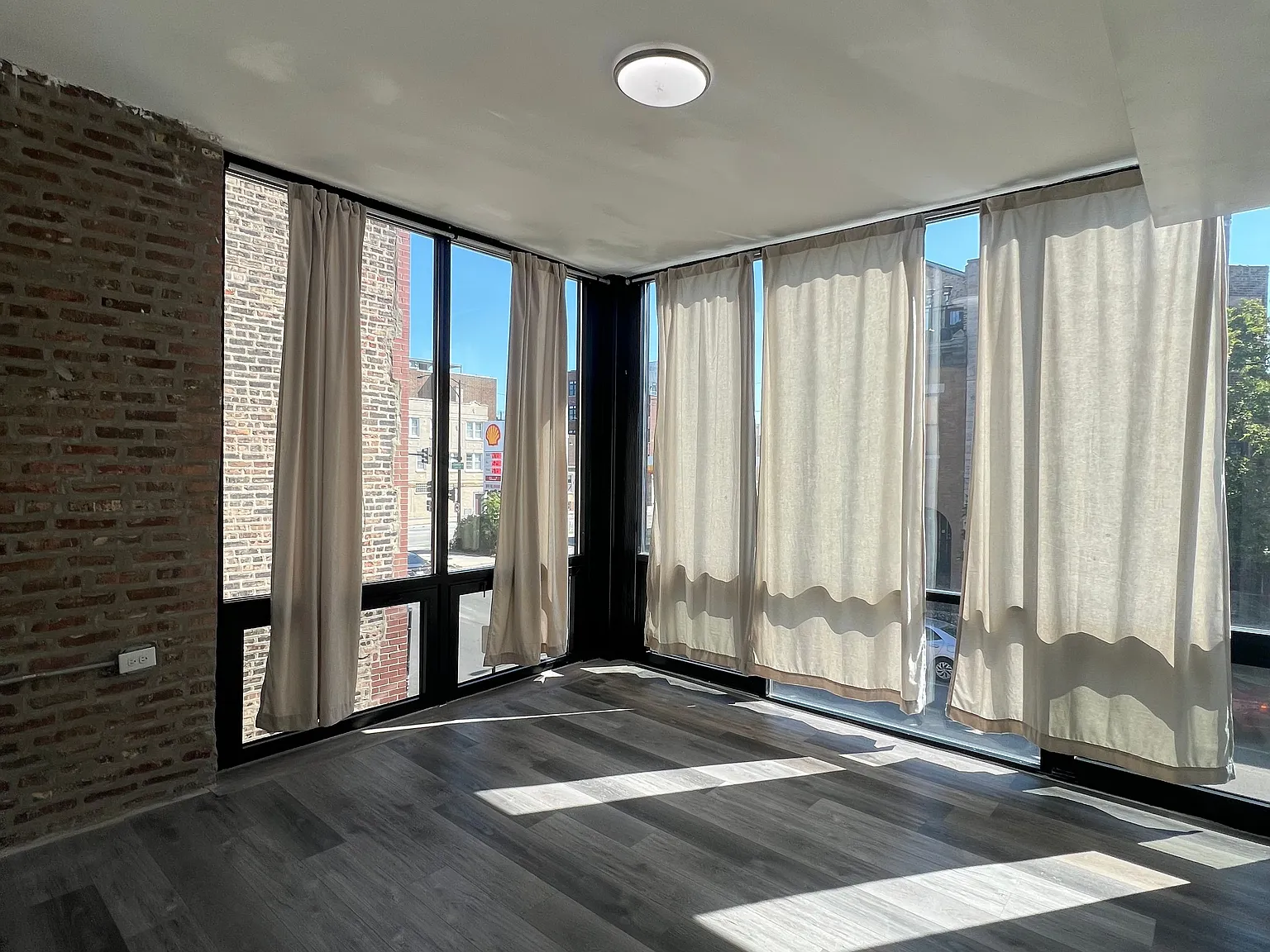 2 bed, $2,400 — Photo 2