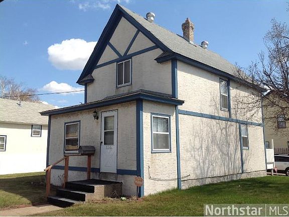 2nd image of 636 Lowry Ave NE