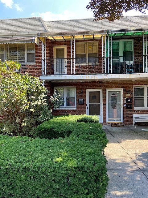 2nd image of 1251 E 56th St