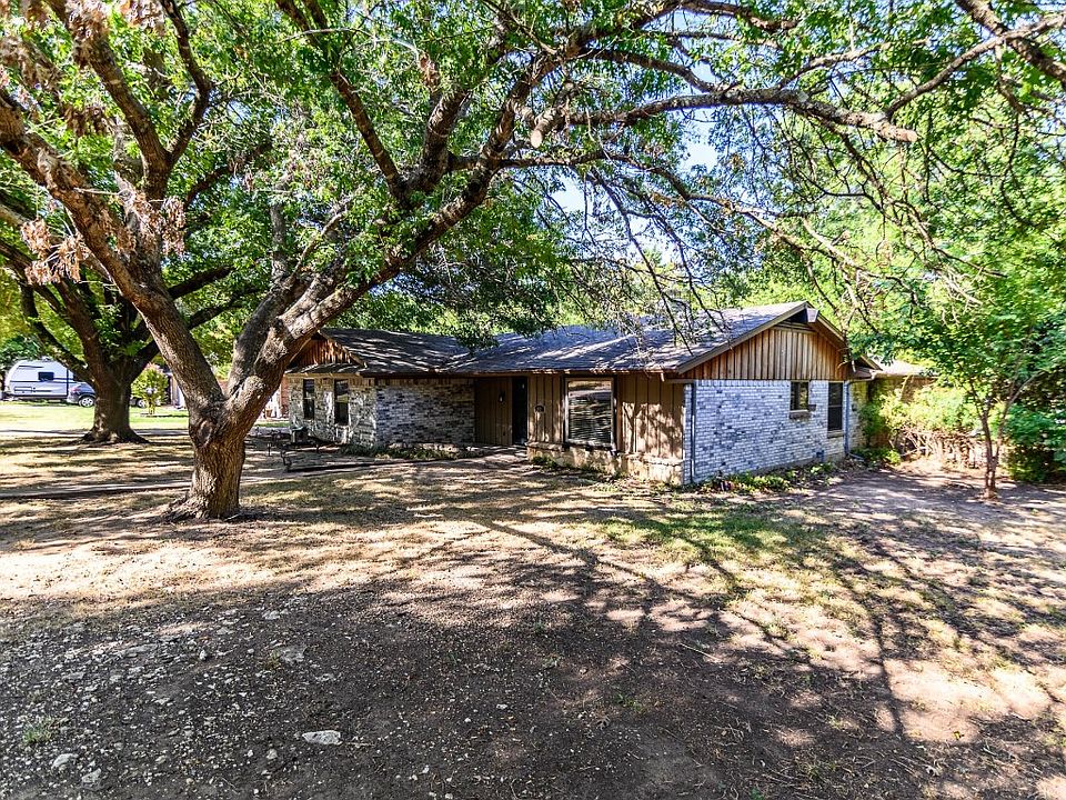 1st image of 107 Pecan Creek St