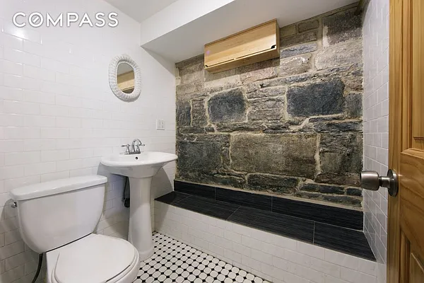 Rented by Compass | media 19