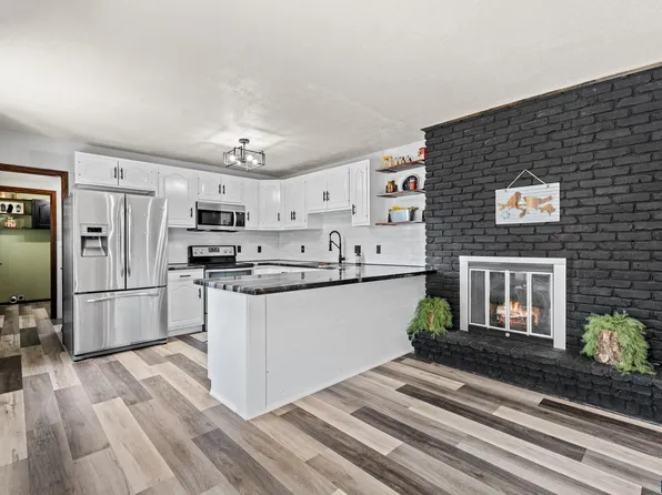 609 W 1st St, Worthing, SD 57077