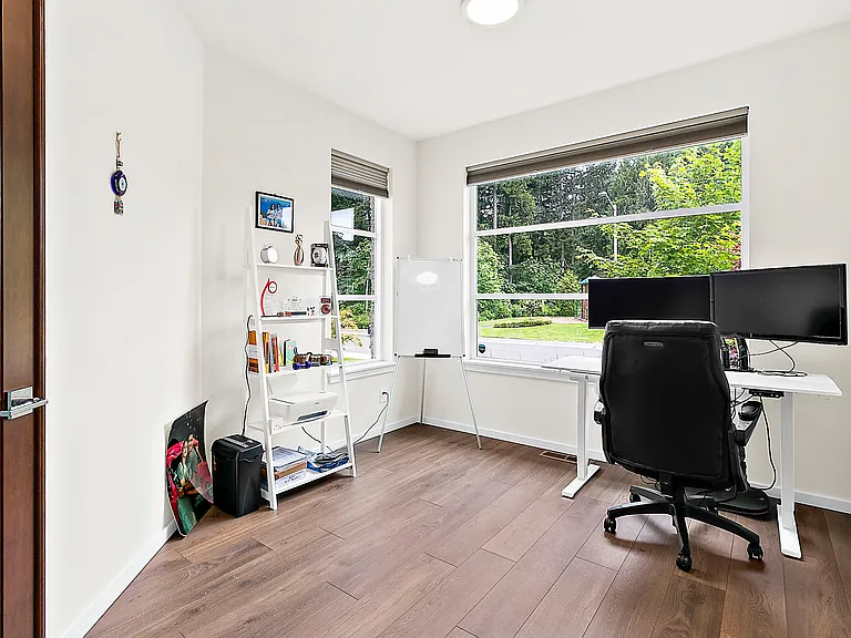 Office /Den