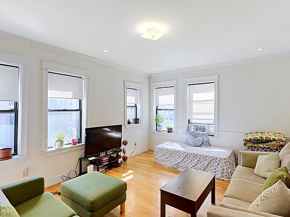 3rd image of 76 Quint Ave APT 8
