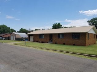 1214 Rose St, Waynoka, OK 73860