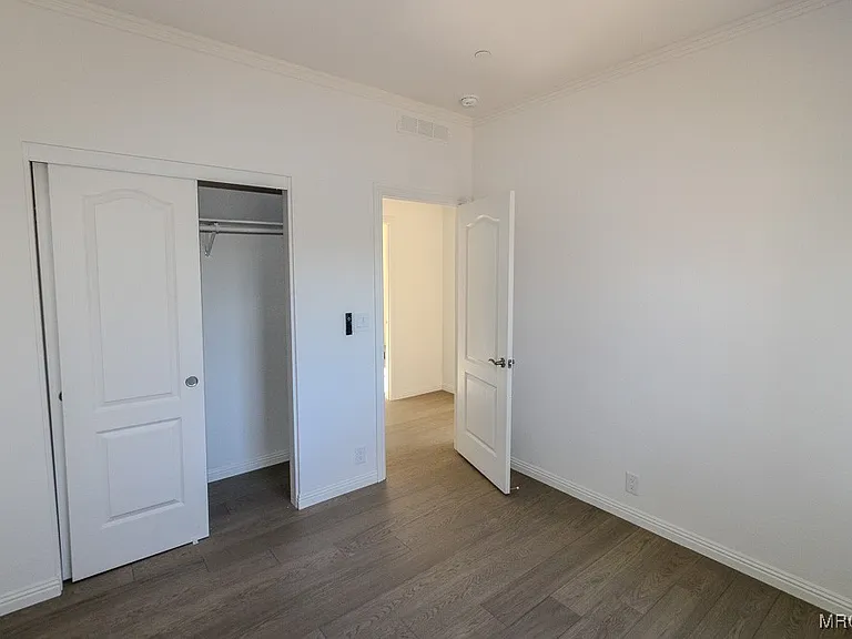 1336 La Crescenta Dr #1 — Photo 27