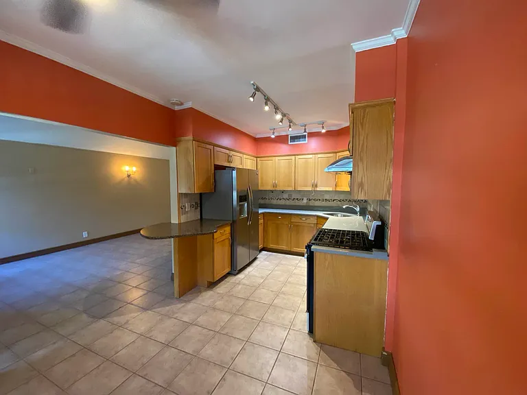 6653 Alderton St — Photo 15
