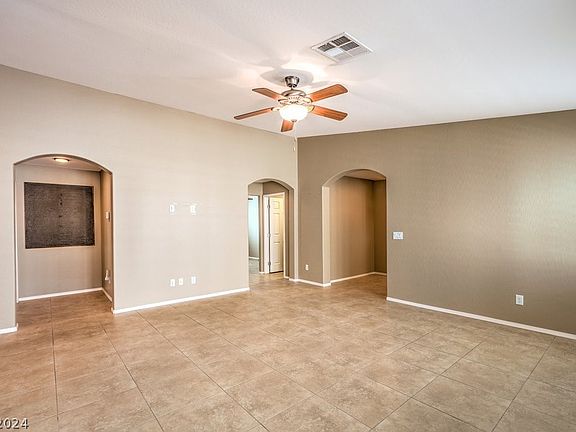 4th image of 3744 Chateau Bella Ave