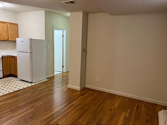 5th image of 2365 24th Ave #A