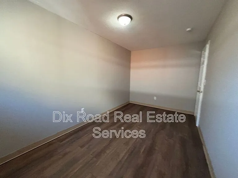 735 Trumbull St #6 — Photo 14
