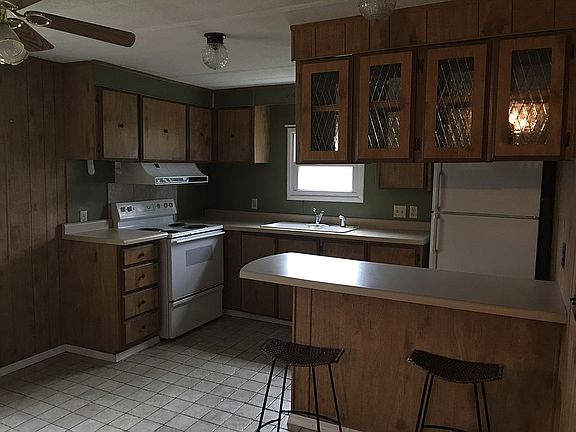 5th image of 400 S Pleasant St