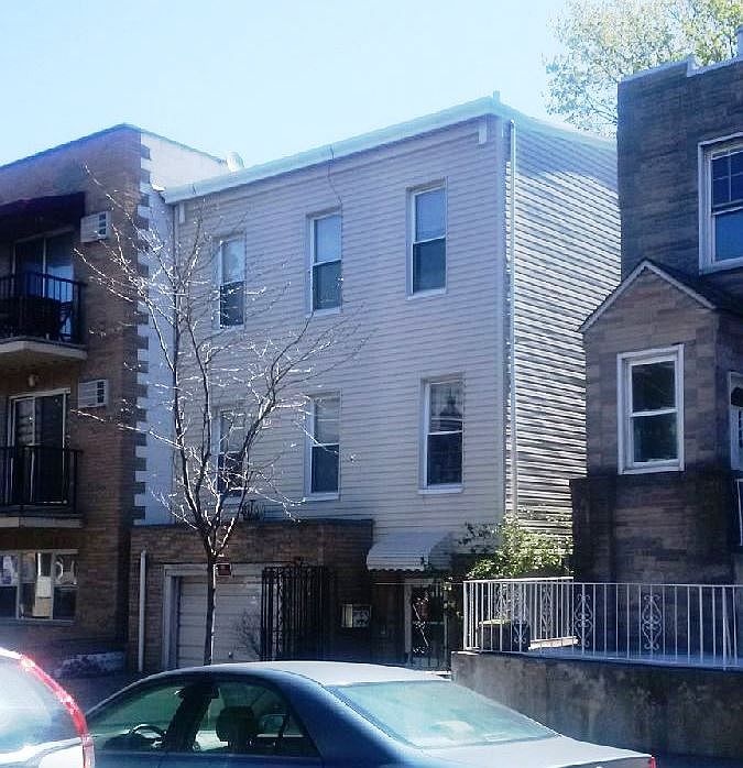 1st image of 2557 31st St