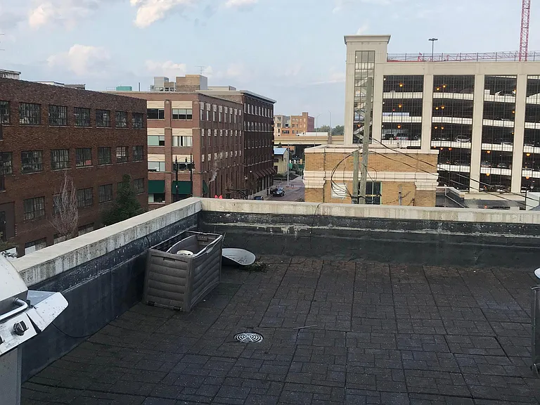 139 Division Ave S — Photo 24