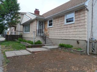 213 Avenue F, Bayonne, NJ 07002