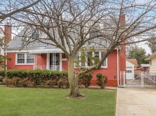 21 Balfour St, Valley Stream, NY 11580