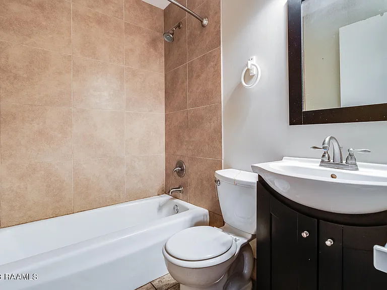 211 Versailles Blvd #10 — Photo 12