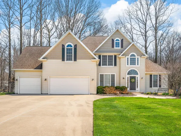 2755 Southfork Dr, Stevensville, MI 49127