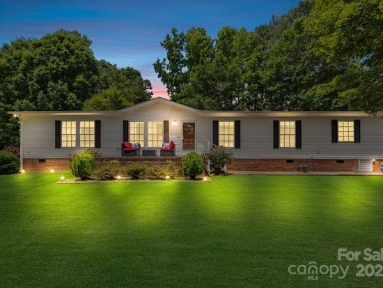 125 Brasington Ln, Mooresville, NC 28115